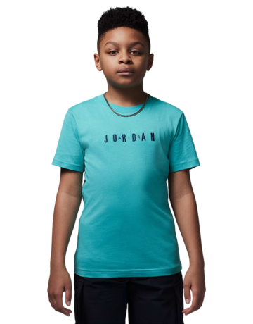 In den Einkaufswagen Jordan Infants JDB MJ Wordmark Embroidered Tee "Washed Teal" Jordan Infants JDB MJ Wordmark Embroidered Tee "Washed Teal"