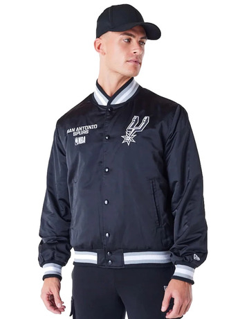 In den Einkaufswagen Neue Ära NBA Spurs Satin Bomberjacke "Black" Neue Ära NBA Spurs Satin Bomberjacke "Black"