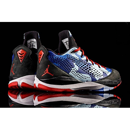 Jordan CP3. VII "Lonely" (012/weiß/schwarz/rot/blau)