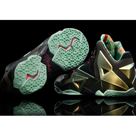 Lebron XI "King\\'s Pride" (700/verde/oro/negro)