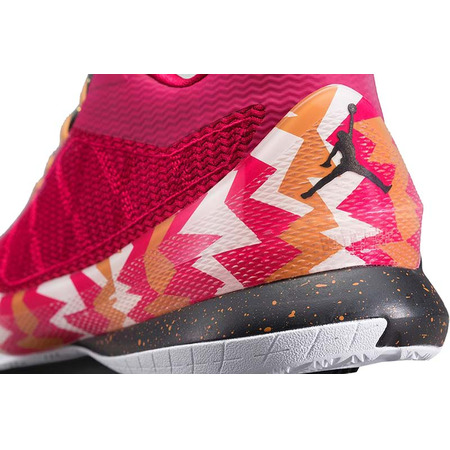 Jordan CP3.VIII "Weihnachten" (625/Kardinal rot/bronze/blanco)