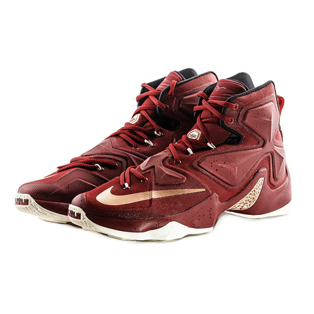 Lebron XIII "Cavaliers" (690/team rot/bronze/schwarz)
