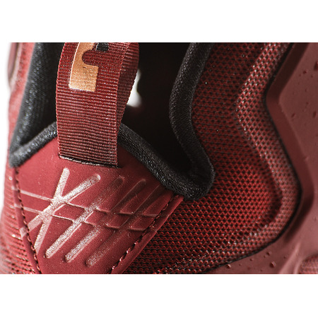 Lebron XIII "Cavaliers" (690/team rot/bronze/schwarz)