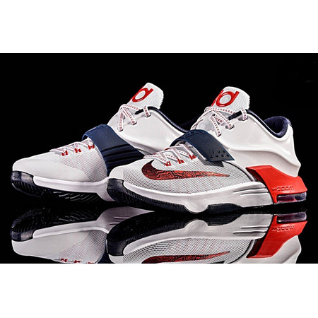 KD VII "Tag der Unabhängigkeit" (146/blanco/navy/rojo)
