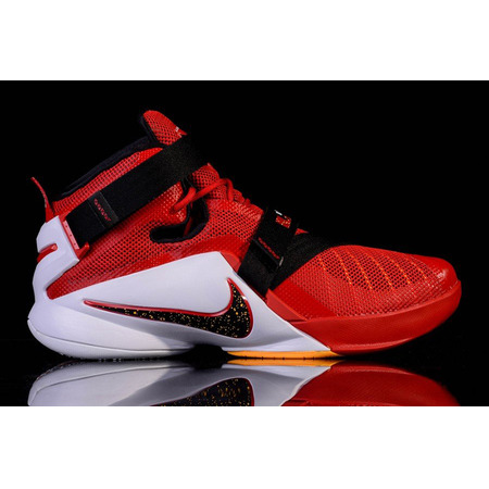 Nike Zoom LeBron Soldier 9 "Darius Adams " (606/Universität rot/schwarz/weiß)