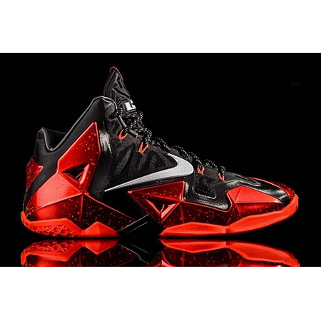 Lebron XI "Away" (001/schwarz/rot)
