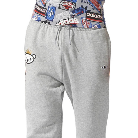 Adidas Originals Pantalón 25 Bear Sweat Pants von Nigo (gris)