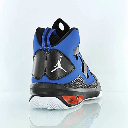 Jordan Melo M9 (407/royal/naranja/negro)
