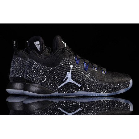 Jordan CP3 X "Galaxy" (001/schwarz/weiß/concord)