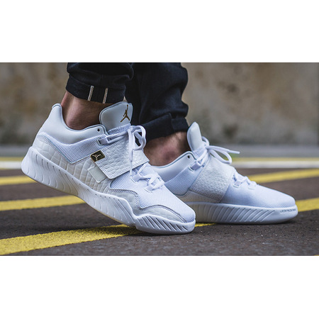 Jordan J23 "Weiß" (101/weiß/metallisches Gold)