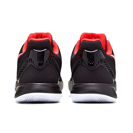 Kyrie Flytrap II "Detonieren"