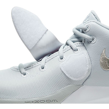 Kyrie Flytrap III "Platinum"