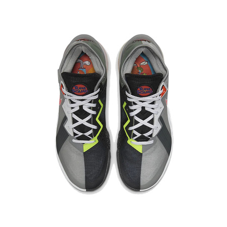 LeBron 18 Low "Bugs vs Marvin"