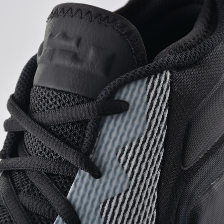 LeBron Witness II "Meraki" (011)