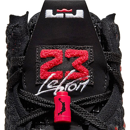 Lebron XVII "Infrarot"