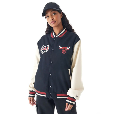 Neue Era NBA Chicago Bulls INJ Lifestyle Varsity Jacke "Schwarz"
