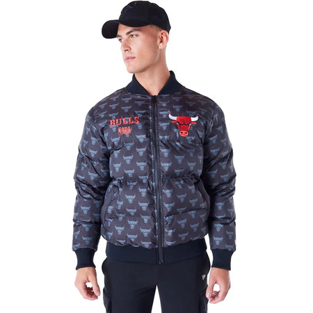 Neue Era NBA Chicago Bulls Monogram Pufferjacke "Black"