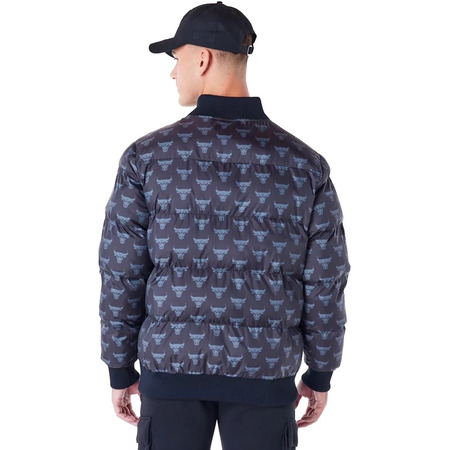 Neue Era NBA Chicago Bulls Monogram Pufferjacke "Black"