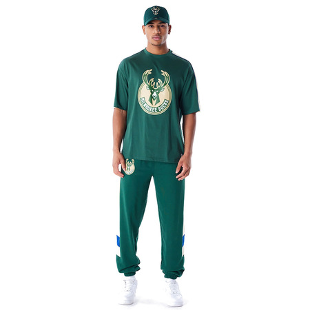 Neu Era NBA Milwaukee Bucks Panel überdimensionales T-Shirt