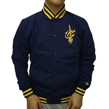 Neue Era Team Cleveland Cavaliers Pop Logo Varsity Jacke
