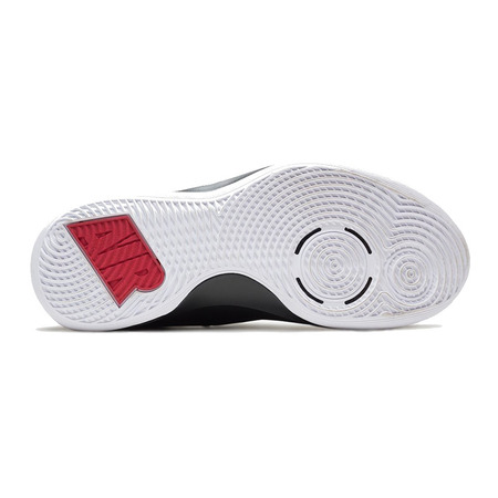 Nike Air Versitile III "Ember"