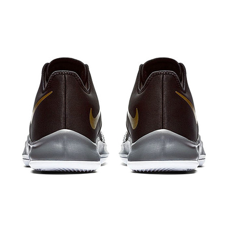 Nike Air Versitile III "Goldener Schnee"