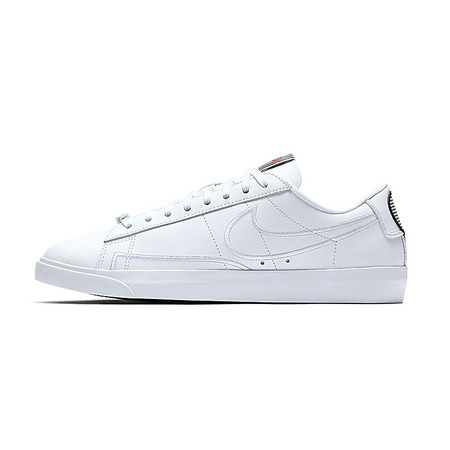 Nike Blazer Low SE LX W "Falling in Love" (100)