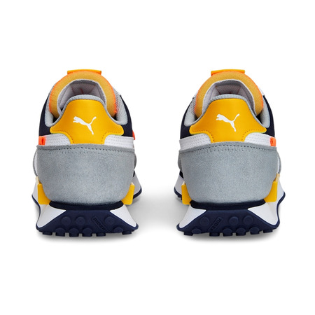 Puma Future Rider spielen auf "Ultra-Orange"