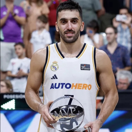 Real Madrid Camiseta Basket Niñ@ 1a Equip 24/25 # 7 CAMPAZZO #