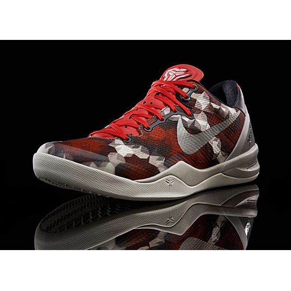 Kobe 8 System "Red Tail Boa" (601/rojo/blanco/negro)