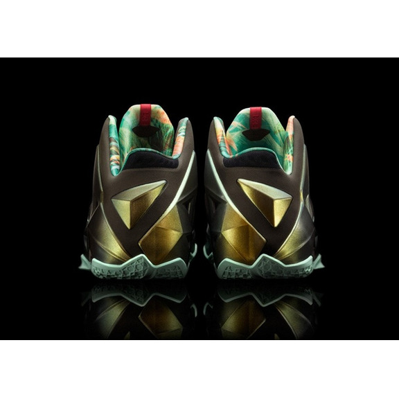 Lebron XI "King\\'s Pride" (700/verde/oro/negro)