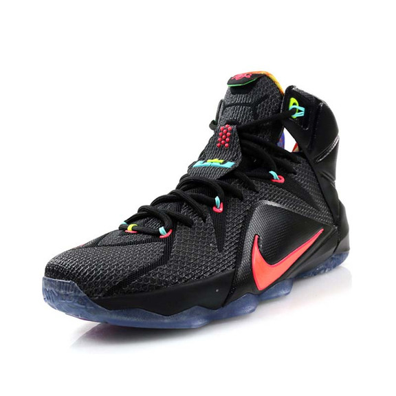 Lebron XII "Daten" (068/negro/crimson)