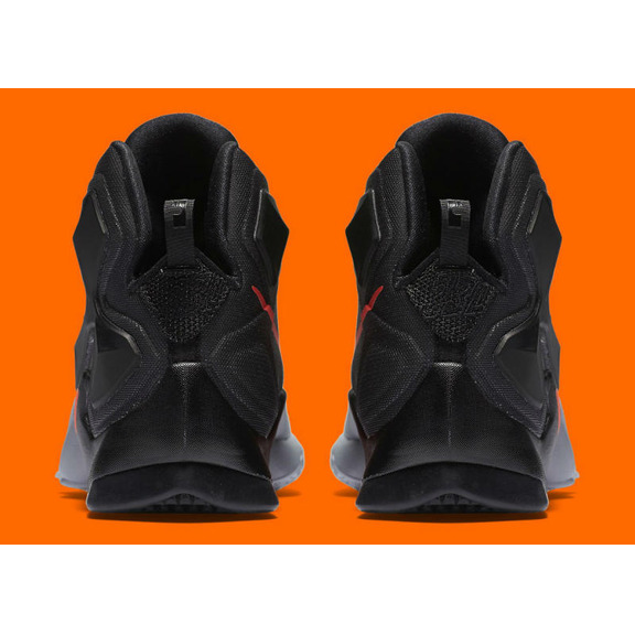 Lebron XIII "On Court" (060/wolfgraured/crimson/black)