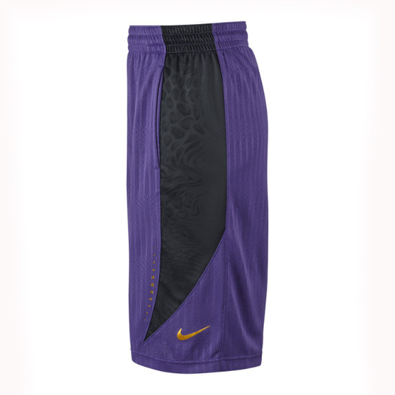 Kobe Short Obsess (547/purple/negro/amarillo)
