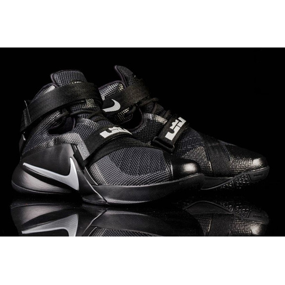 Nike Zoom LeBron Soldier 9 "Dark Knight" (001/negro/plata)