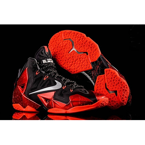 Lebron XI "Away" (001/schwarz/rot)