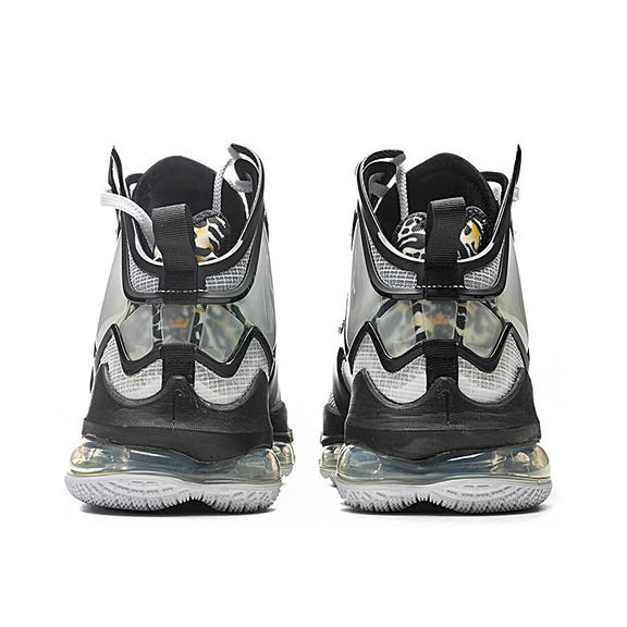 Lebron 19 "Royalty"